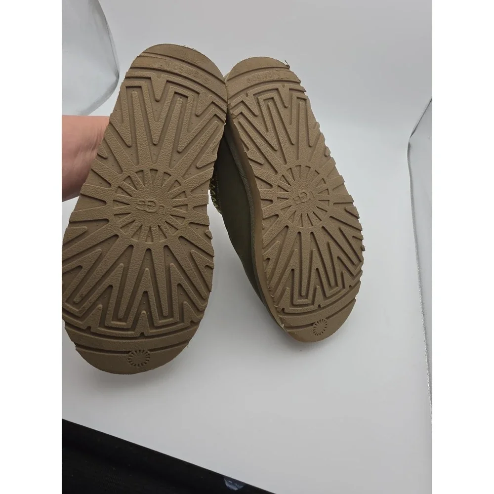 UGG Kids Tazz Slippers Suede Burnt Olive Green Youth Size 3 / Women's 5